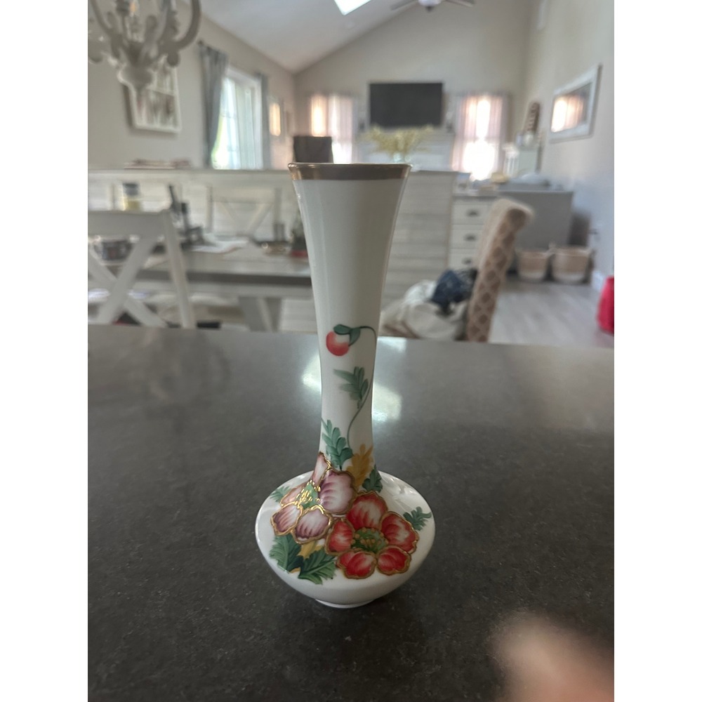 Vintage White Porcelain Floral Bud Vase Gold Trim Hand Painted 8.5 Inch so cuten